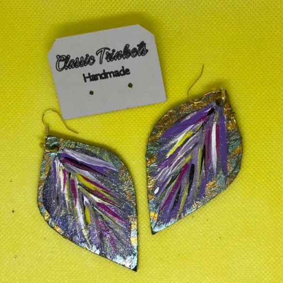 Leather hand painted purple and gold leaf earrings - Picture 1 of 3